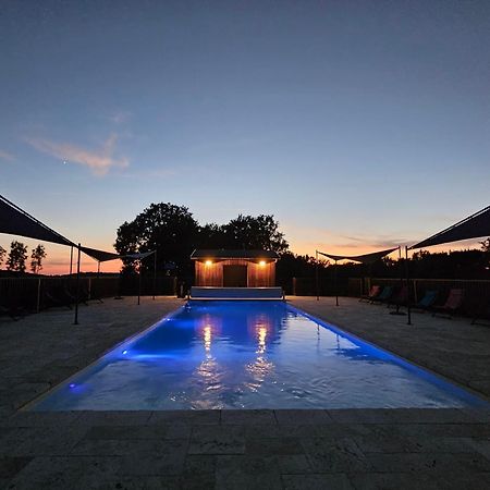 Gites Du Domaine De La Gauderie Sanilhac  Экстерьер фото